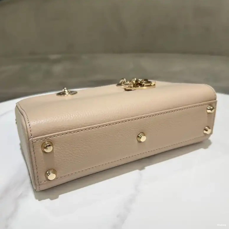 2405YA0169 Dio Bags 0606